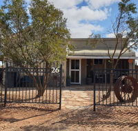 A real bush retreat. Kangas Emus  Starry Skies. - Redcliffe Tourism