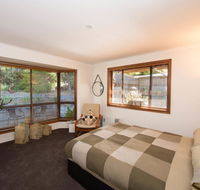 A Suite Spot in the Hills - Redcliffe Tourism