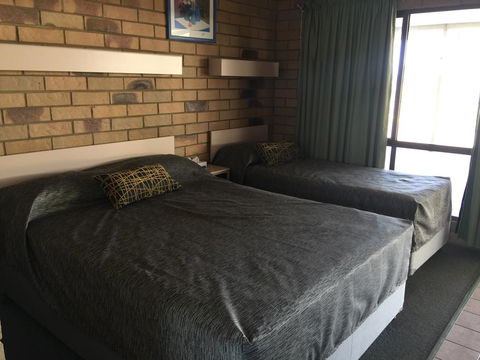Abacus Motel - Redcliffe Tourism 3