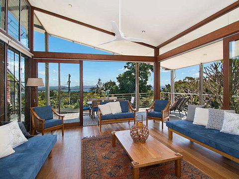 Above The Pass - Redcliffe Tourism 0