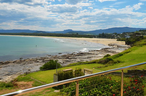 Absolute Waterfront - Redcliffe Tourism 1