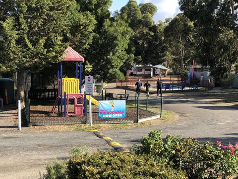 Acacia Caravan Park & Holiday Units - Redcliffe Tourism 1