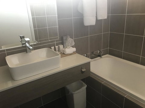 Acacia Motor Lodge - Redcliffe Tourism 3