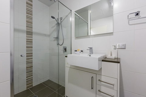 Accommodate Canberra- Domain Parliamentary Triangle - Redcliffe Tourism 3