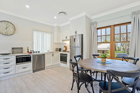 Accommodation Hunter - Adams Street Maitland - Redcliffe Tourism 0
