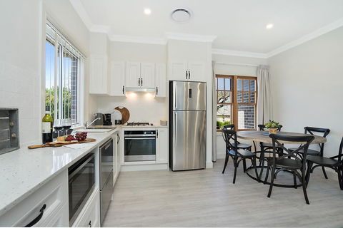 Accommodation Hunter - Adams Street Maitland - Redcliffe Tourism 2