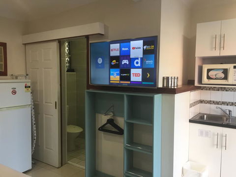 Across Country Motel And Serviced Apartments - Redcliffe Tourism 2
