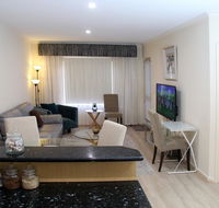 ADELAIDE CBD APARTMENT - 3BR 2BATH  CARPARK - Redcliffe Tourism