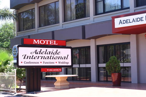 Adelaide International Motel - Redcliffe Tourism 0