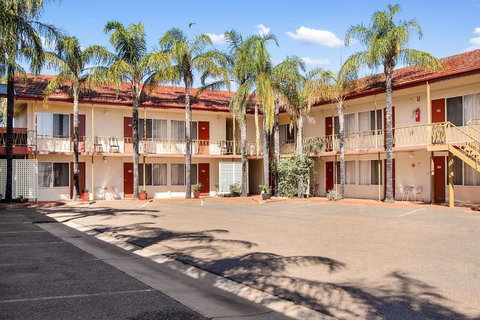 Econo Lodge Griffith Motor Inn - Redcliffe Tourism 2
