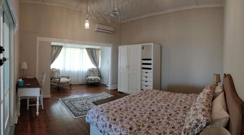 Divers Villa - Redcliffe Tourism 2