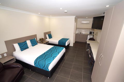 Exies Bagtown - Redcliffe Tourism 0