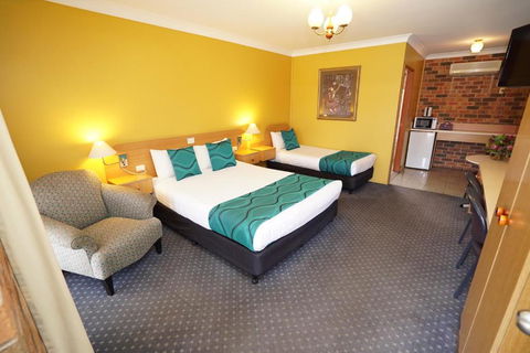 Exies Bagtown - Redcliffe Tourism 1