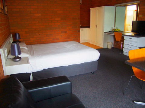 Essendon Motel - Redcliffe Tourism 3