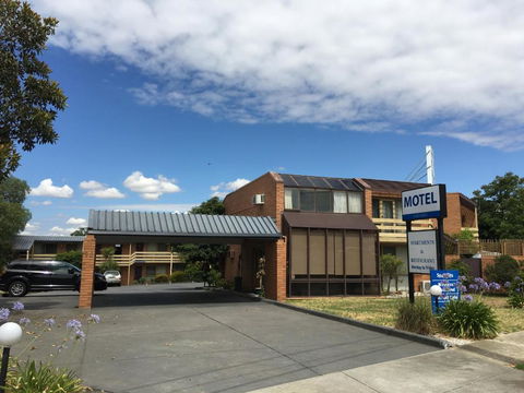 Essendon Motel - Redcliffe Tourism 0