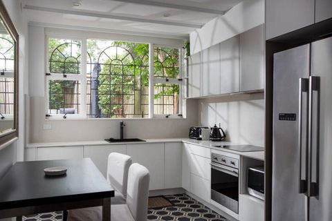 Elegant 3-Bed Heritage House With Swimming Pool - Redcliffe Tourism 2