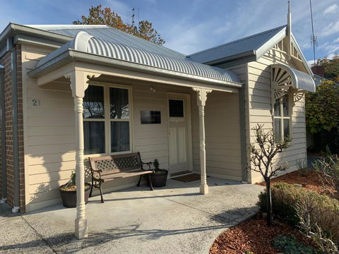 Elmsford Cottage - Redcliffe Tourism 1