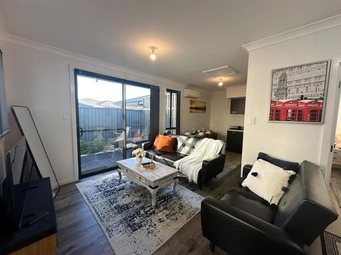Entire 2br, Hideaway - Redcliffe Tourism 3