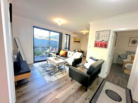 Entire 2br, Hideaway - Redcliffe Tourism 0