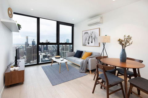 EQ Tower Modern Apartments Melbourne Central CBD - Redcliffe Tourism 0