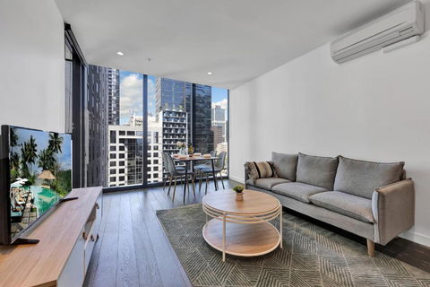 EQ Tower Modern Apartments Melbourne Central CBD - Redcliffe Tourism 1