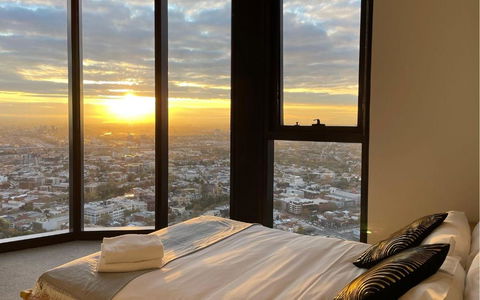 EQ Tower Modern Apartments Melbourne Central CBD - Redcliffe Tourism 4