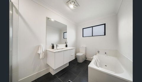 Exquisite Family Home & Pool - Redcliffe Tourism 3