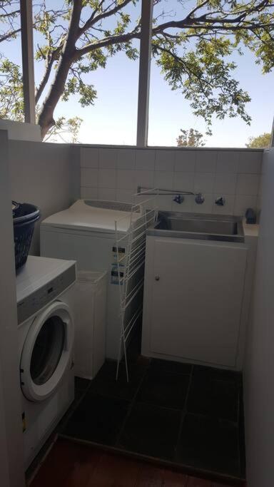 Family Home Prestigious Suburb Panoramic Views - Redcliffe Tourism 2