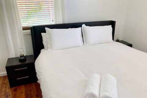 Fieldsend Cottage - Redcliffe Tourism 2
