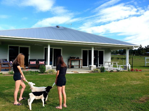 Fig Tree Farm B&B Highvale-Farmstay Near Brisbane! - Redcliffe Tourism 0
