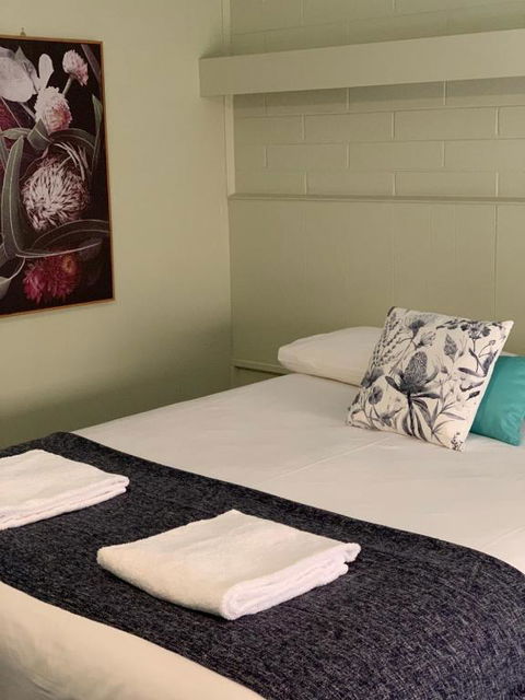 Finley Country Club Hotel Motel - Redcliffe Tourism 3