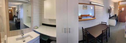 Finley Motel - Redcliffe Tourism 3