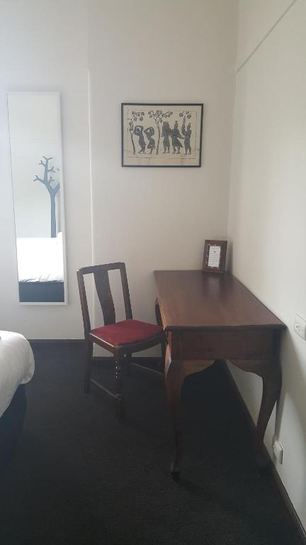 Fish Creek Hotel - Redcliffe Tourism 2