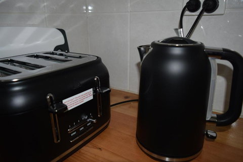 Fitzroy House - Federation Charm Near Town Centre - Redcliffe Tourism 2