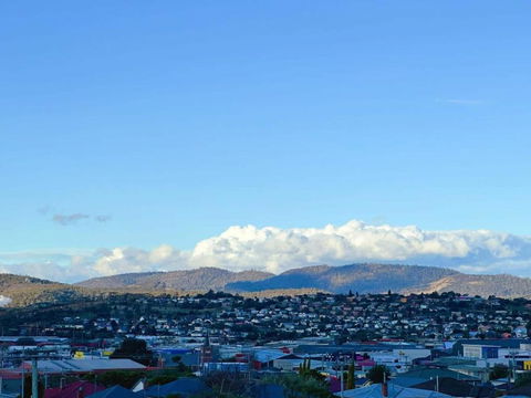 Fonton Blue Holiday Home Close To City And Airport - Redcliffe Tourism 2