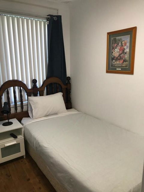 Fragrant Home-68C One King Single Bed Aircon Room - Redcliffe Tourism 3
