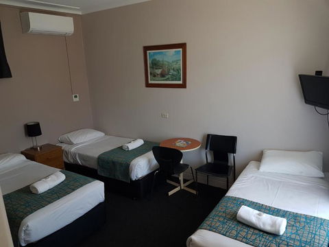 Gateshead Tavern & Motel - Redcliffe Tourism 3
