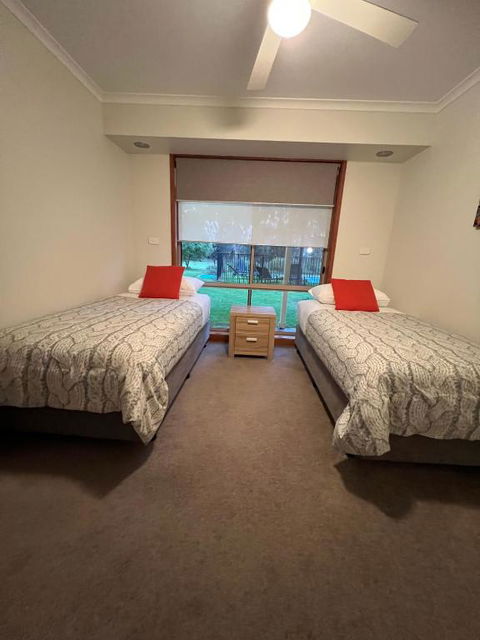 Greenways Holiday Units - Redcliffe Tourism 3