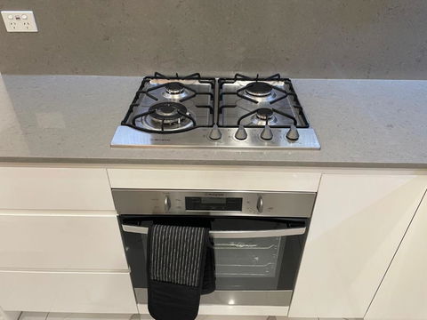 Guest House - Self Contained - Redcliffe Tourism 4