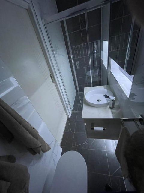 Guest House - Self Contained - Redcliffe Tourism 1