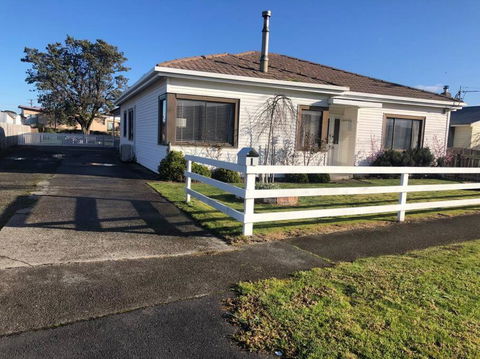 Guesthouse On Grant Street - Redcliffe Tourism 2