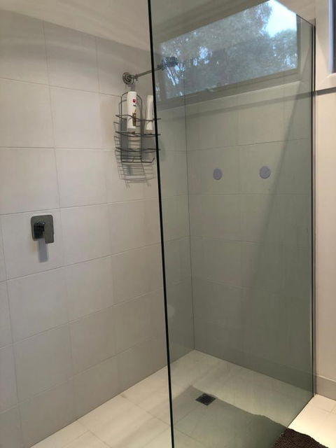 Gully Getaway - Redcliffe Tourism 1