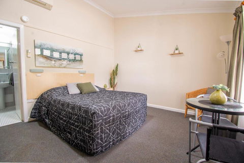 Gundagai Motel - Redcliffe Tourism 0