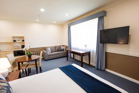 Hawkesbury Race Club Motel - Redcliffe Tourism 2