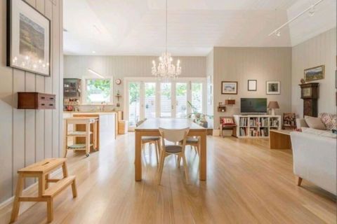 Henry Morcomb 2 Bdrm Sleeps 4 WiFi - Redcliffe Tourism 0