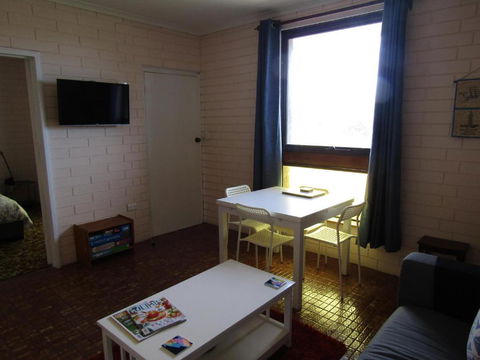 Holiday Retreat - Redcliffe Tourism 3