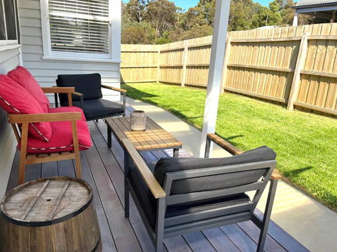 House With Forest Views - Redcliffe Tourism 3