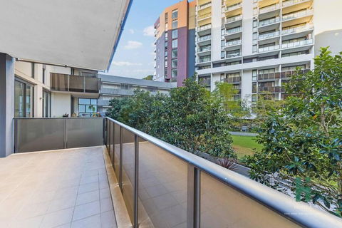 Hurstville Pearl 2 Bedroom Apt - Redcliffe Tourism 3