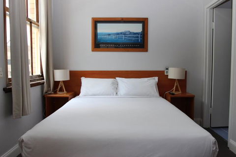 Hurstville Ritz Hotel - Redcliffe Tourism 2