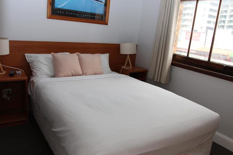 Hurstville Ritz Hotel - Redcliffe Tourism 3